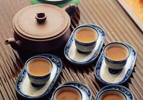 請和軟板廠一起來學(xué)習(xí)商務(wù)用茶的禮儀之道